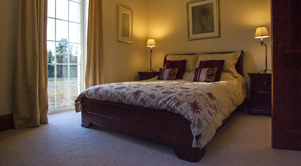 Bed and Breakfast Dinichean House Daviot  Zimmer foto